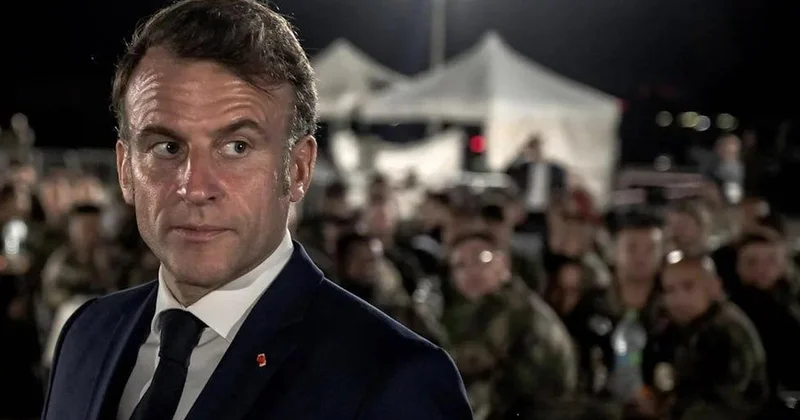 Makron: Fransada hərbi xidmət yenidən bərpa olunur