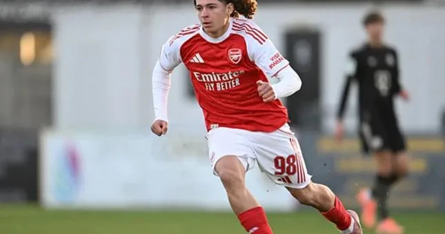 13 yaşında avrokuboklar tarixinə düşdü