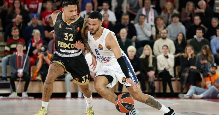 “Anadolu Efes” böyük fərqlə məğlub olub