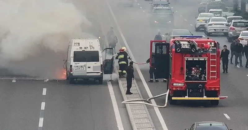 Bakıda yük avtomobili yandı FOTOLAR
