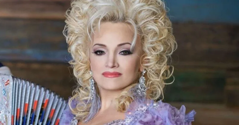 Müğənni bir mahnıya görə 50 min cərimələndi