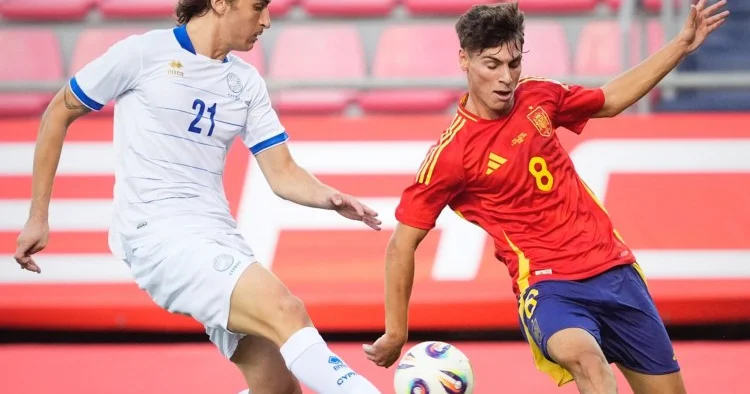 Uşaqlıq dostları transferdə rəqib oldular