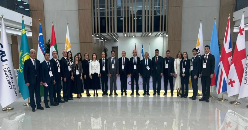 Emin Əmrullayev QS Avrasiya Forumunda çıxış edib