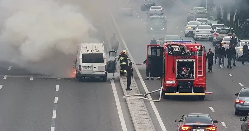 Пожар на проспекте Гейдара Алиева спровоцировал пробку в Баку Minval Politika