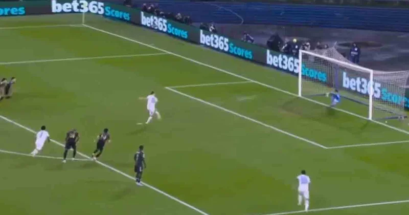 Ən çox xalı Koxalski topladı UEFA mükafatı rəqib oyunçuya verdi