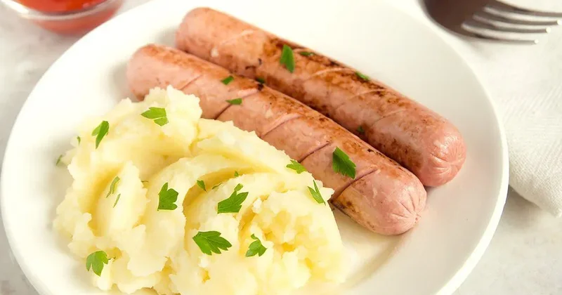 Kolbasa, sosiskanın faydası və ziyanı nədir?