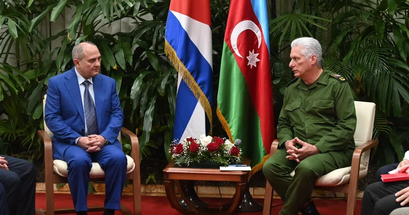 Душевная встреча Будагова с президентом Кубы фото