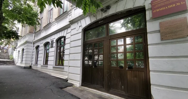 Восьмиклассник устроил газовую атаку на уроке в российском Владивостоке, есть пострадавшие