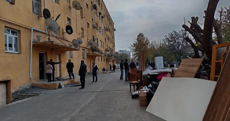 Çökən binada xəsarət alan olmayıb Mənzillərdə əşyalar sıradan çıxıb FOTO