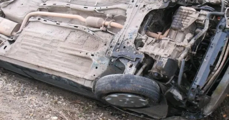 Şəkidə Toyota aşdı, yaralılar var