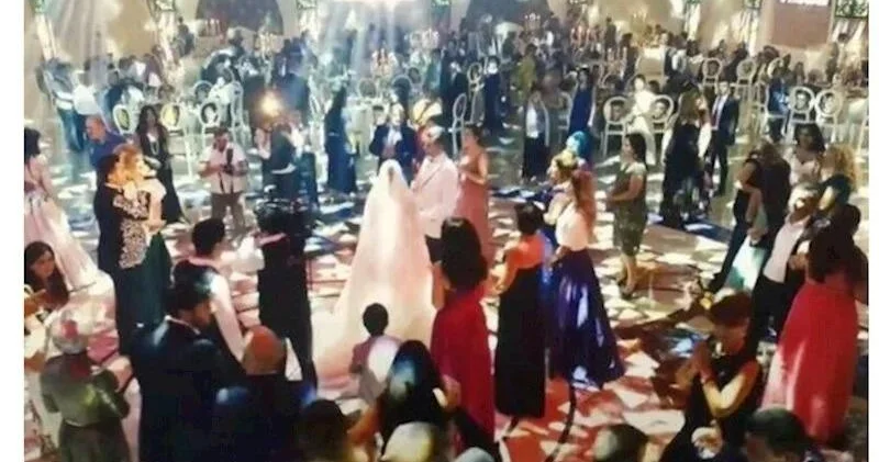 Toya uşaq gətirməyin DEPUTAT