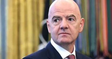 Livan prezidenti FİFA prezidentinə vətəndaşlıq verib