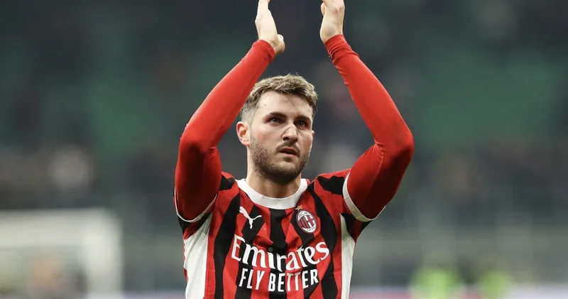 “Milan”ın forvardı “Fənərbaxça”nın radarında