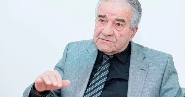 O, mənim üçün xırda şeydir” Yazıçıdan Samirənin hərəkətinə REAKSİYA