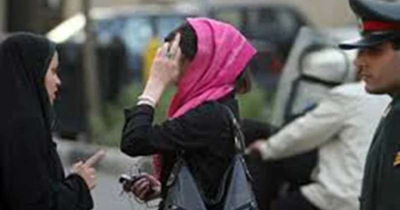 Xamenei hicabla bağlı göstəriş verdi