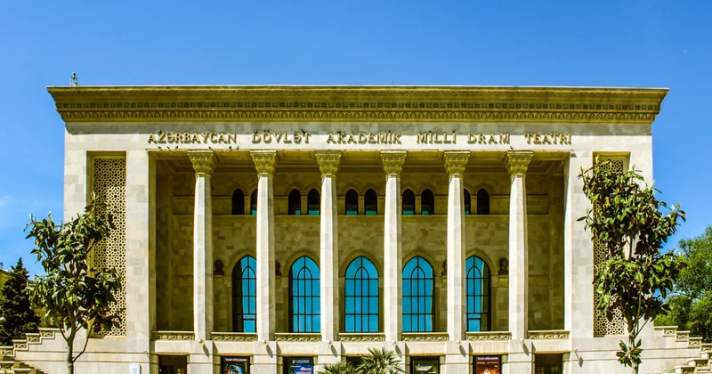 Скандал в Аздраме: заслуженная актриса обвиняет руководство и Минкульт