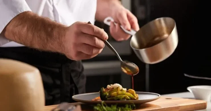 Ata qızına yemək bişirmək üçün 900 km qət etdi