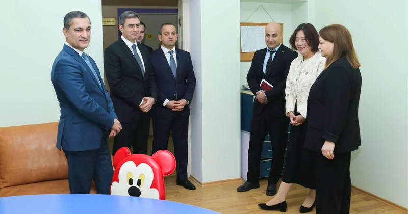 Çinin ölkəmizdəki səfiri əlilliyi olan uşaqlar üçün sosial xidmət müəssisəsinin sakinlərini ziyarət edib