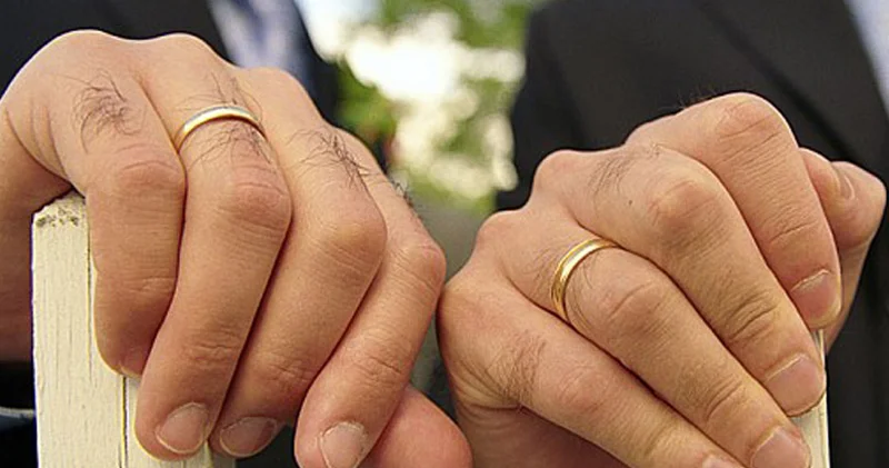 Donald Tusk: Aİ bizi eyni cinsli nikahları tanımağa məcbur edə bilməyəcək