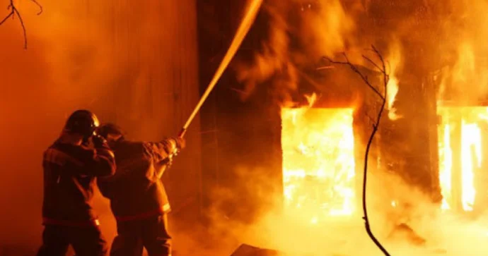 Yasamaldakı yanğında mənzillərə dəymiş ziyanı kim ödəməlidir? Ekspert AÇIQLADI