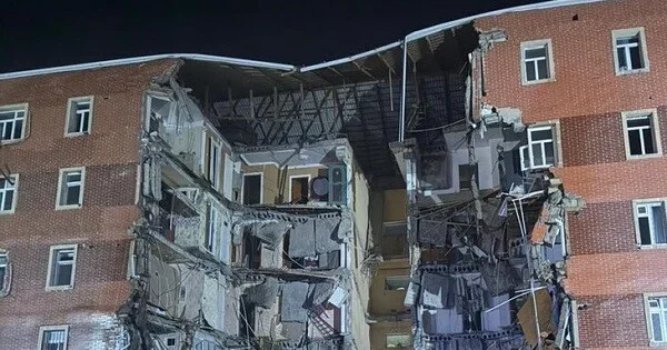 Goranboyda bina uçdu Foto