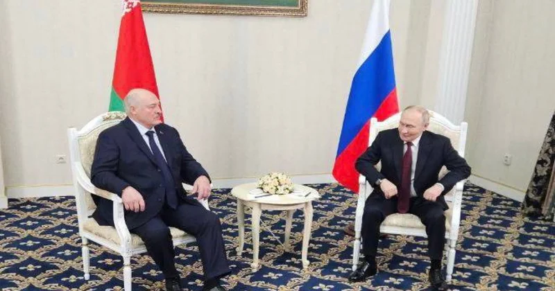 Putin Bişkekdə Lukaşenko ilə görüşüb