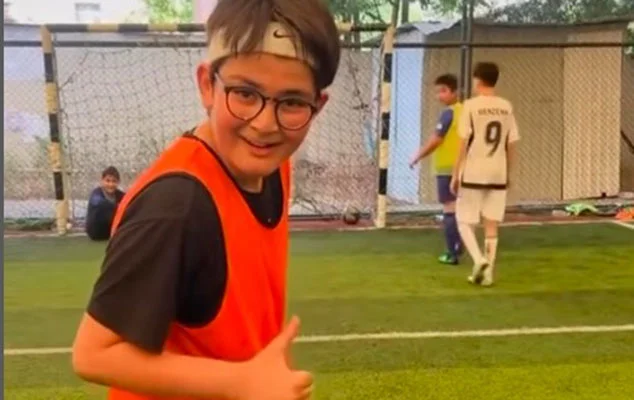 13 yaşlı Məhəmmədəli futbolçu imişVideo