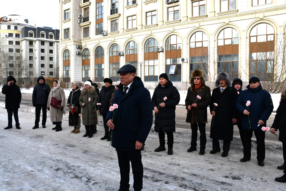 Тюркская Академия почтила память жертв авиакатастрофы