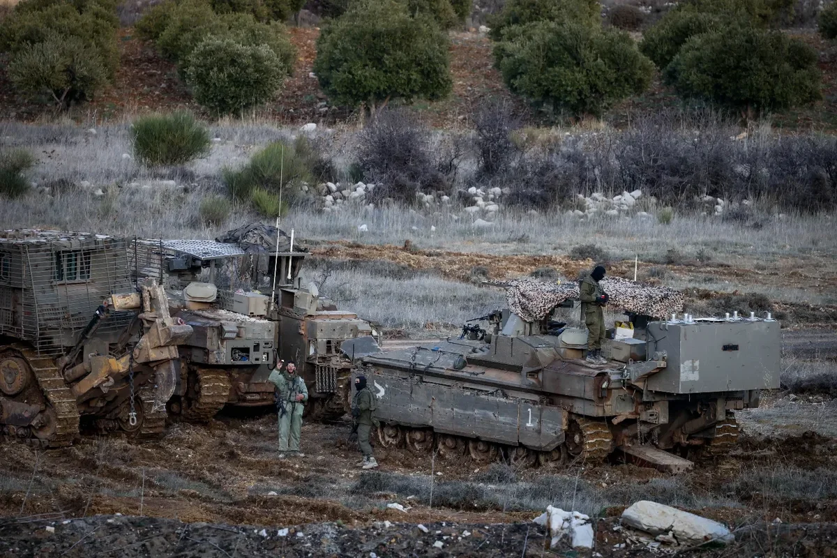 Suriyada Bəşər Əsəd tərəfdarları baş qaldırıb, İran qorxunc bəyanatlar verir Reuters