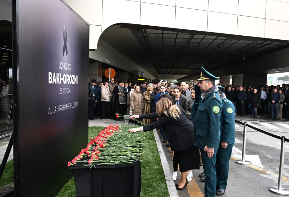 Təyyarə qəzasında həlak olanların xatirəsi Heydər Əliyev Beynəlxalq Aeroportunda anılır VİDEO AZƏRTAC