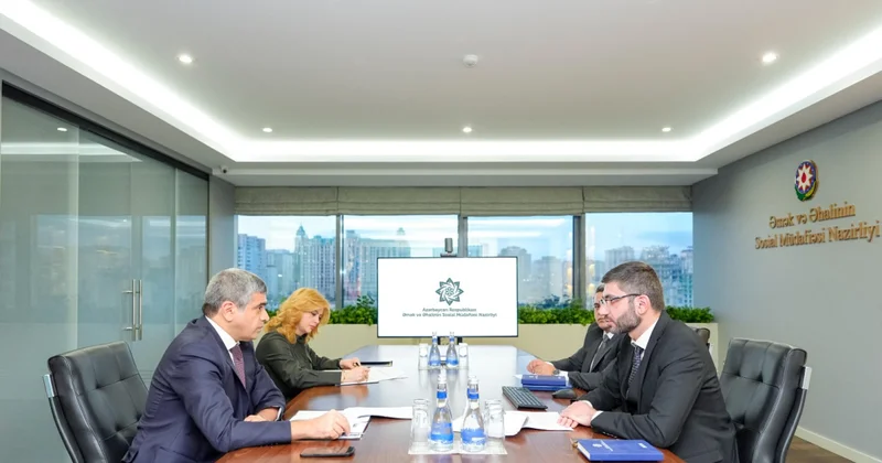 Встреча Анара Алиева с победителями конкурса Yüksəliş