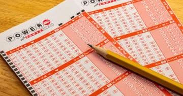 ABŞ da bir kişi ən böyük lotereya cekpotlarından birini qazanıb...