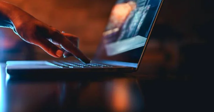 “Güzəştli mənzil” sisteminə xüsusi proqram ilə müdaxilə edən şəxslər cinayət məsuliyyətinə cəlb edildi BİRGƏ AÇIQLAMA