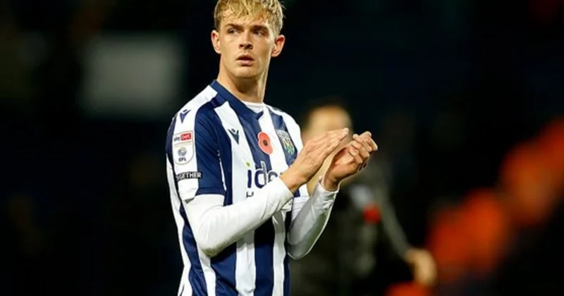 Mançester Yunayted icarəyə verdiyi futbolçunu geri çağırıb