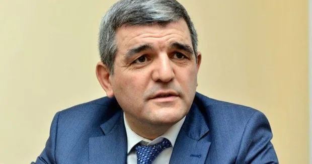 Milli Məclisdə TƏKLİF: Dövlət qulluqçuları işdən 1 saat tez çıxsın!