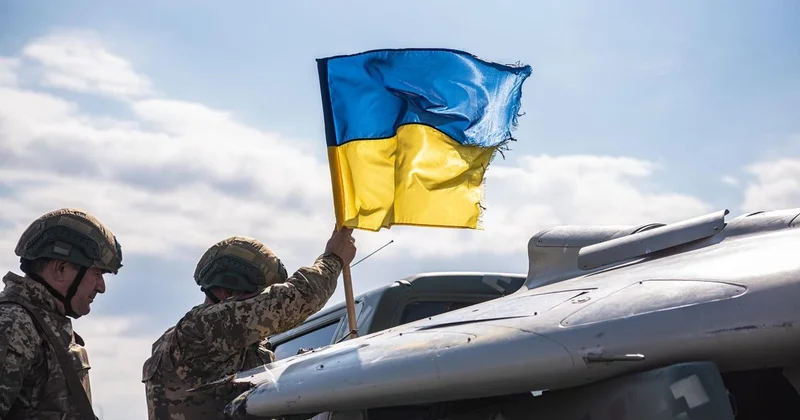 Подоляк: Европе придётся искать деньги на армию Украины в 800 тысяч человек Minval Politika