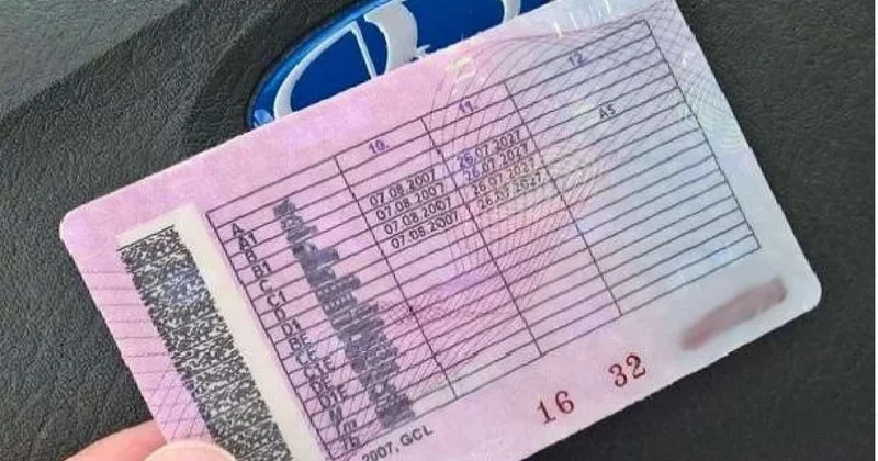 Prezidentdən yeni qanun: Kuryerlər də sürücülük vəsiqəsi almalıdır