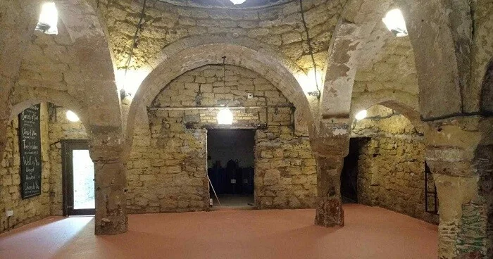 Bakıda bu unikal tarixi irs məhv edilir Qurumlar susur