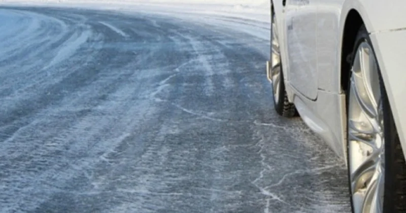 Avtomobil yollarında buzlaşmaya qarşı qabaqlayıcı tədbirlər görülür