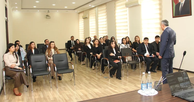 Vəkillər Kollegiyasının sədri ədliyyə sisteminə qəbul olunanlarla görüşüb