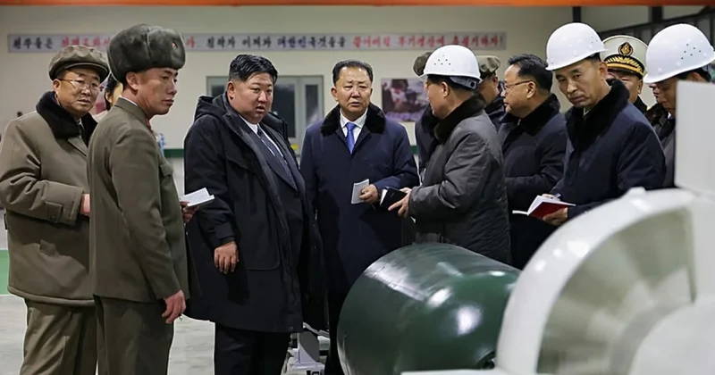 Ын грозит атомной подлодкой наш комментарий