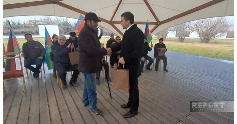 Очередная группа жителей переселилась в село Сеидбейли, вручены ключи от квартир