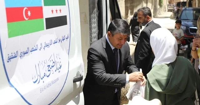 Азербайджан отправил 200 тонн гуманитарной помощи в Сирию в 2025 году глава МИД