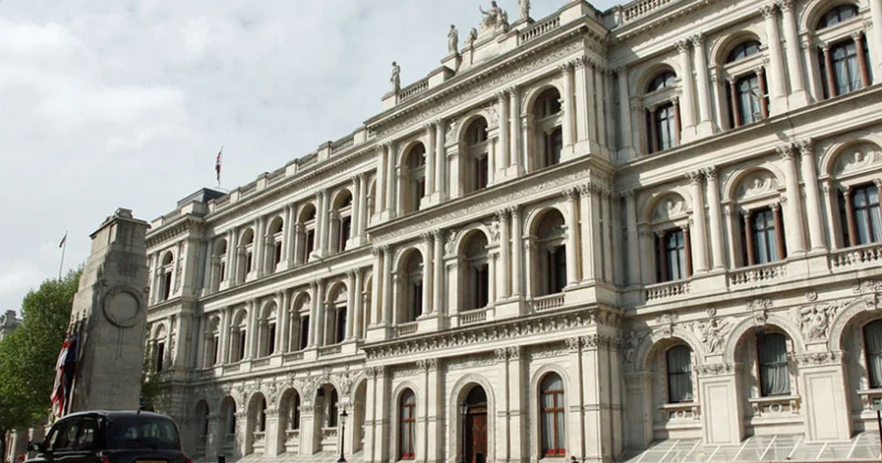 Böyük Britaniyada yaşayış səviyyəsinin aşağı düşəcəyi proqnozlaşdırılır