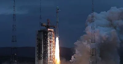 Rabitə peyklərinin 17 ci dəsti orbitə buraxılıb