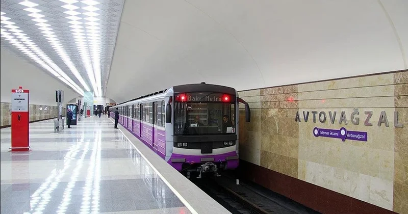 Фиолетовая линия метро Баку перешла на поезда из пяти вагонов ВИДЕО