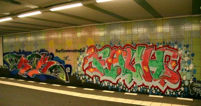 Берлин страдает от граффити на железнодорожных объектах