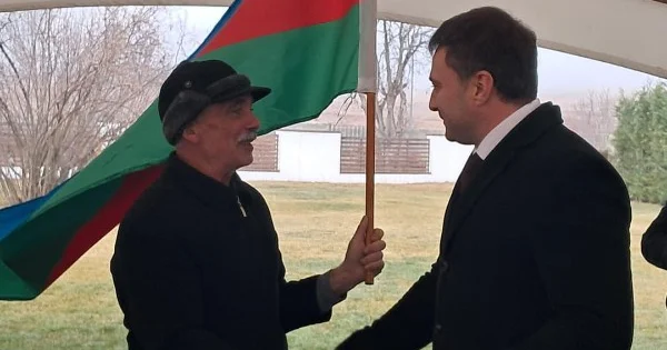 Seyidbəyli kəndinə yola salınan köç ünvana çatıb FOTOLAR (YENİLƏNİB)