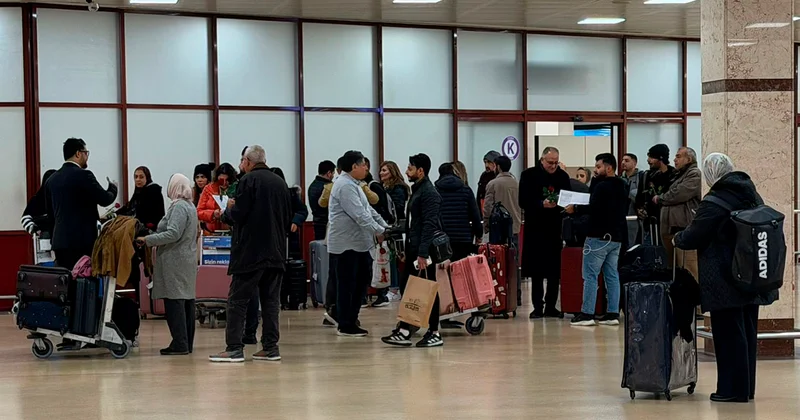 AZAL ilk dəfə Qahirədən Bakıya birbaşa uçuş həyata keçirdi Video