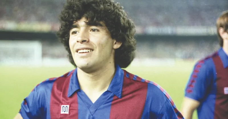 Maradonanın forması 152 min avro!